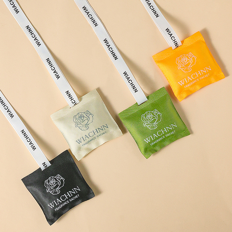 น้ำหอมปรับอากาศในบ้าน, น้ำหอมส - Fragrance Perfume Car บทวิจารณ์และราคา